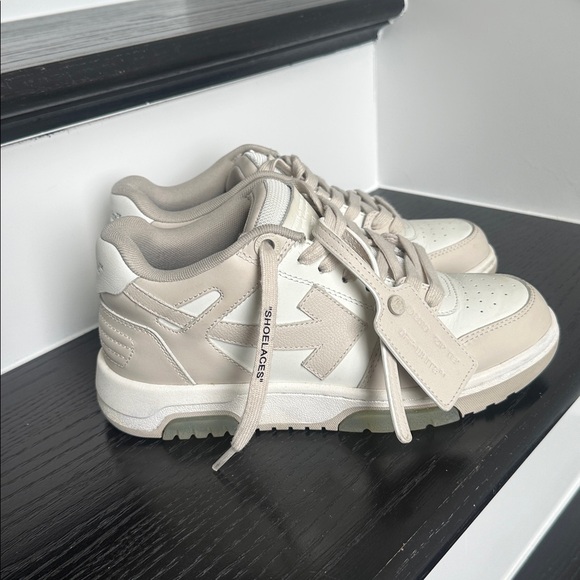 Women’s beige/white off white sneakers. Barely been worn. No box. - Picture 4 of 5